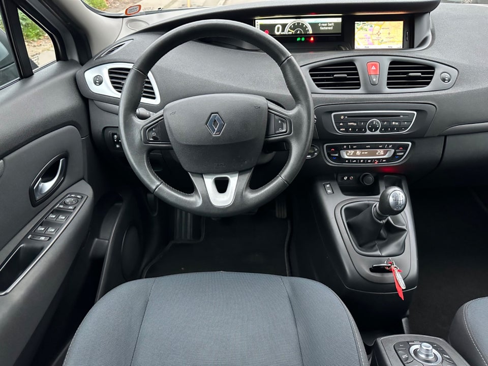 Renault Grand Scenic III 1,4 TCe 130 Dynamique 5d