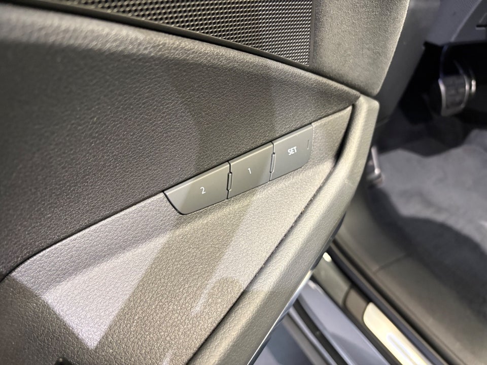 Audi Q8 e-tron 55 S-line quattro 5d
