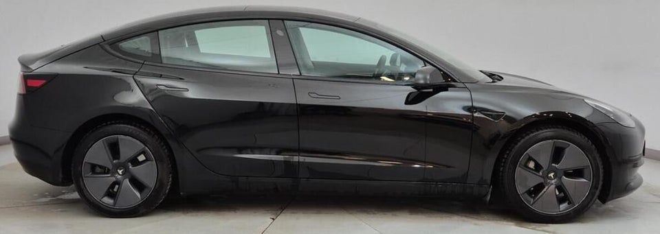 Tesla Model 3 RWD 4d