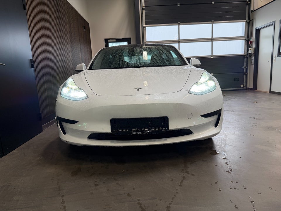 Tesla Model 3 Standard Range+ RWD 4d