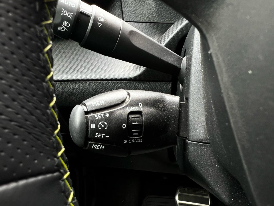 Peugeot e-2008 54 GT 5d