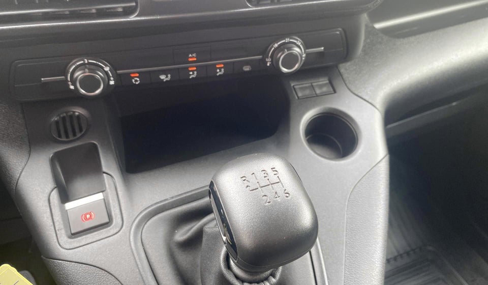 Toyota ProAce City 1,5 D 102 Long Comfort 5d