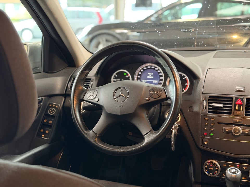 Mercedes C200 2,2 CDi Classic 4d