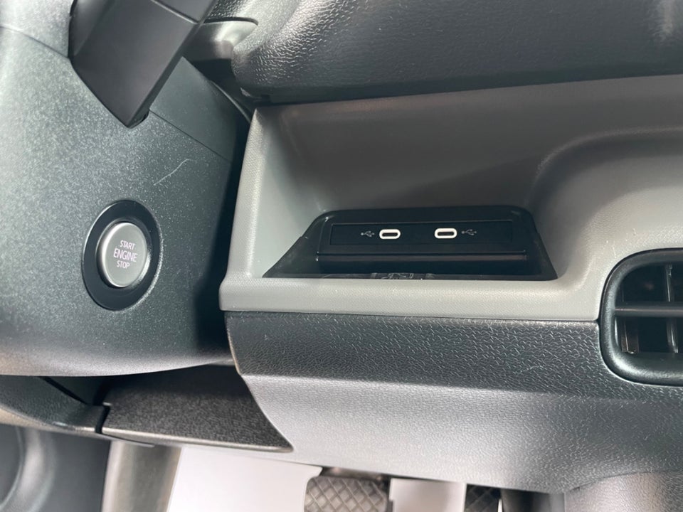 VW ID.Buzz 77 Style Van 5d