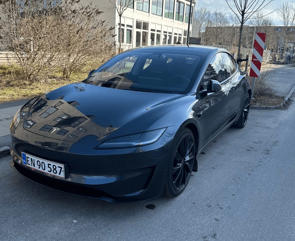 Tesla Model 3 Performance AWD 4d