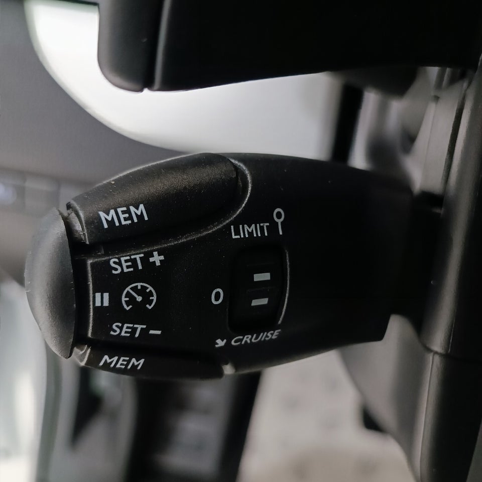 Peugeot Expert 2,0 BlueHDi 177 L2 Premium EAT8 Van