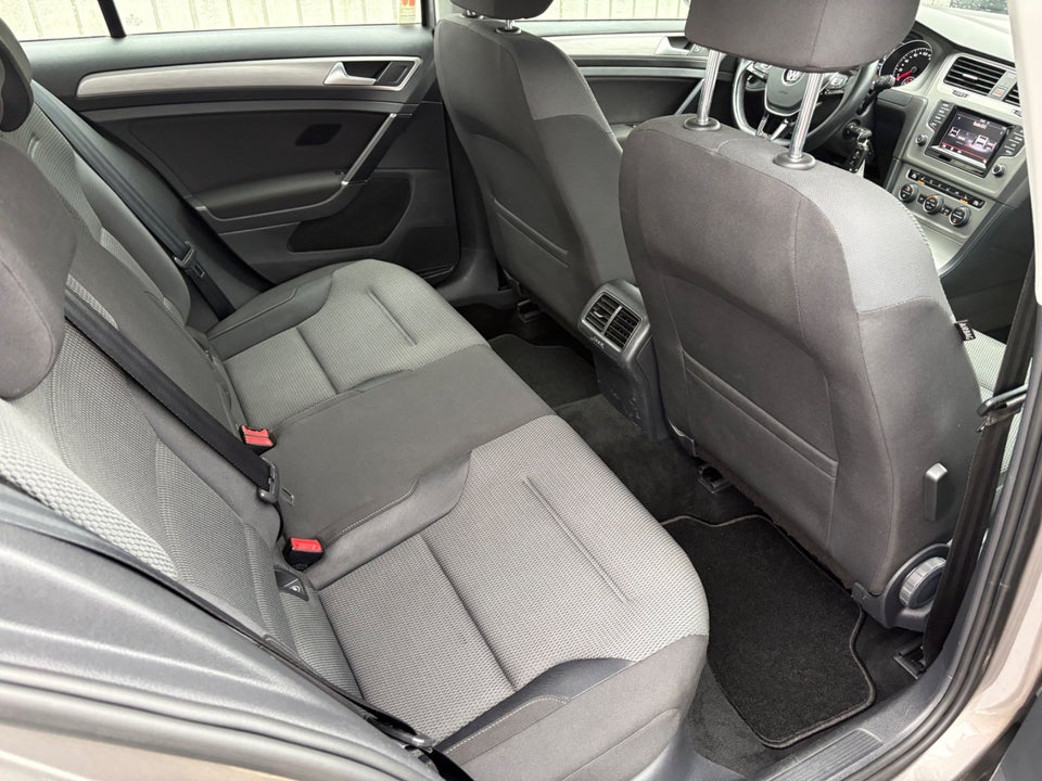 VW Golf VII 1,4 TSi 122 Life BMT 5d