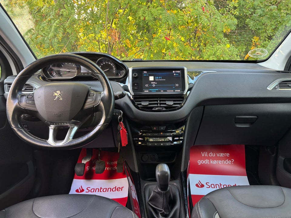 Peugeot 2008 1,2 e-THP 110 Allure Sky 5d