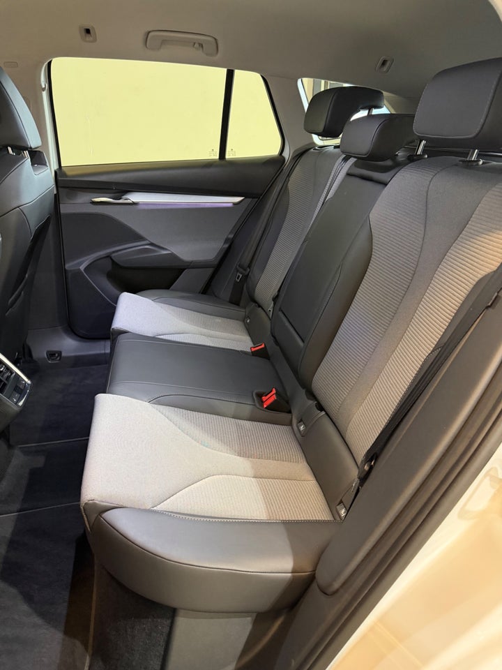 Skoda Enyaq 80 iV Plus Loft 5d