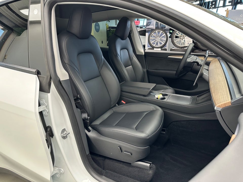 Tesla Model Y RWD 5d