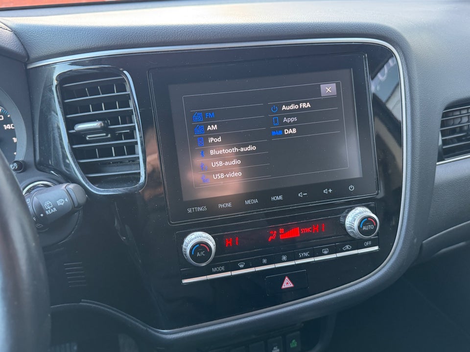 Mitsubishi Outlander 2,4 PHEV Intense CVT 4WD 5d