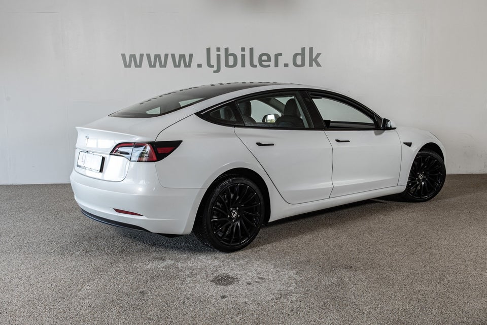 Tesla Model 3 RWD 4d