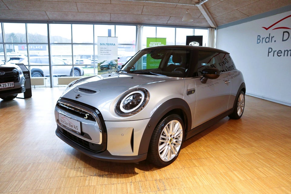 MINI Cooper SE Classic Trim 3d