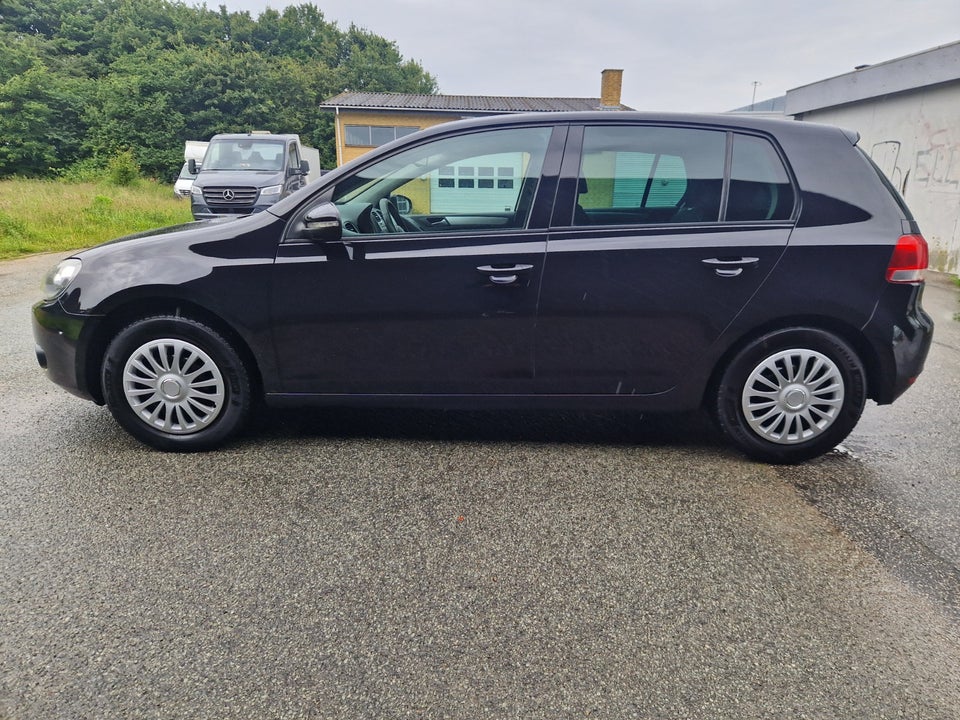 VW Golf VI 2,0 TDi 140 Comfortline BMT 5d