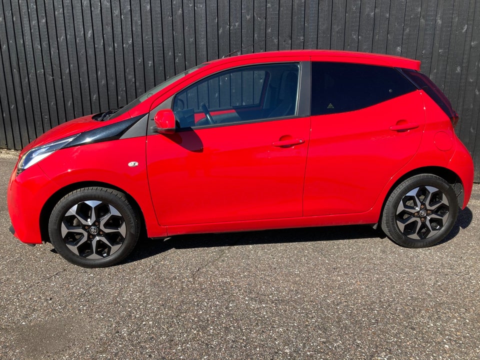 Toyota Aygo 1,0 VVT-i x-press 5d