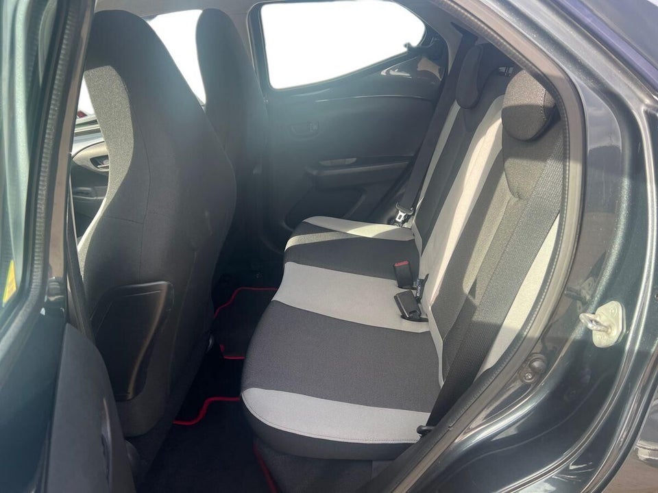 Toyota Aygo 1,0 VVT-i x-press 5d