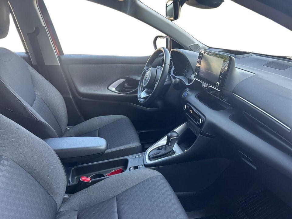 Toyota Yaris 1,5 Hybrid Active Tech+ e-CVT 5d