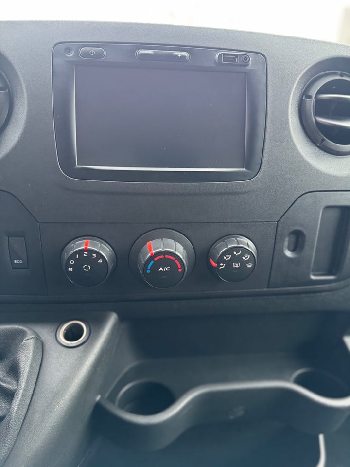 Renault Master III T35 2,3 dCi 145 L3 Box m/lift 2d