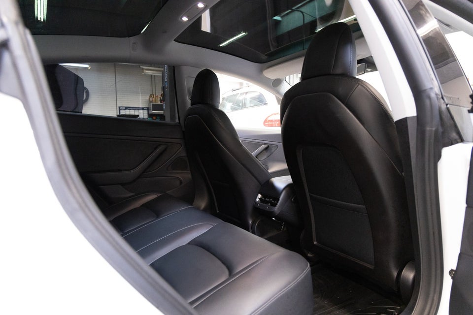 Tesla Model 3 Long Range AWD 4d