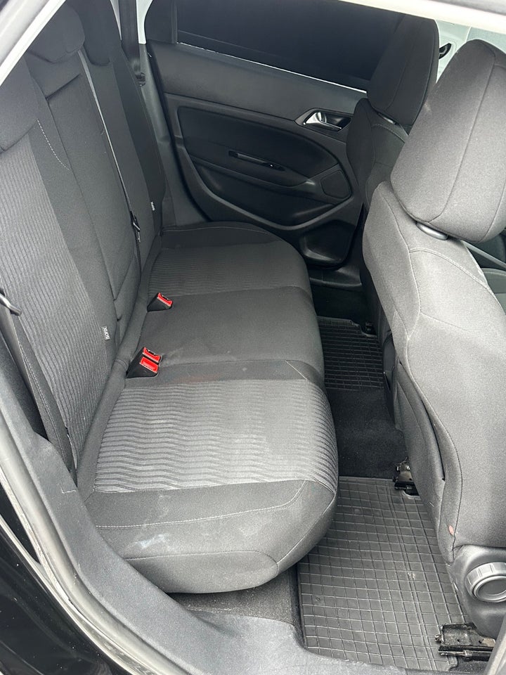 Peugeot 308 1,2 e-THP 110 Active SW 5d