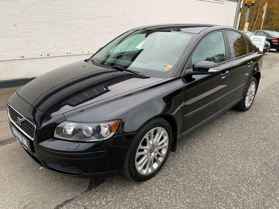 Volvo S40 1,8 Momentum 4d