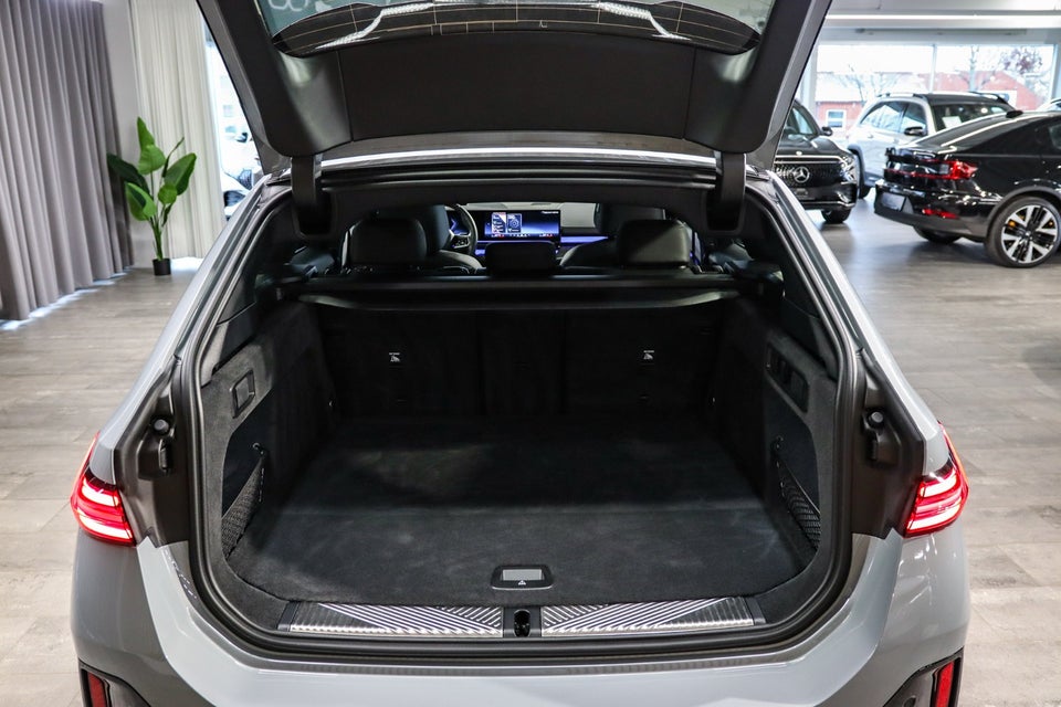 BMW i5 eDrive40 Touring Fully Charged 5d