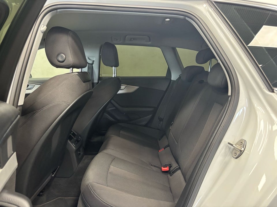 Audi A4 40 TFSi Prestige plus Avant S-tr. 5d