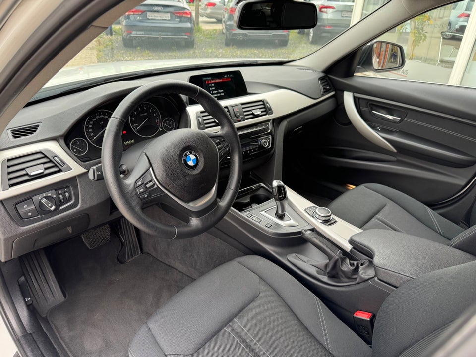 BMW 318i 2,0 Touring Advantage aut. 5d