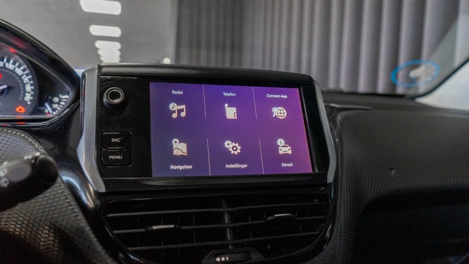 Peugeot 2008 1,6 BlueHDi 100 Allure Sky 5d