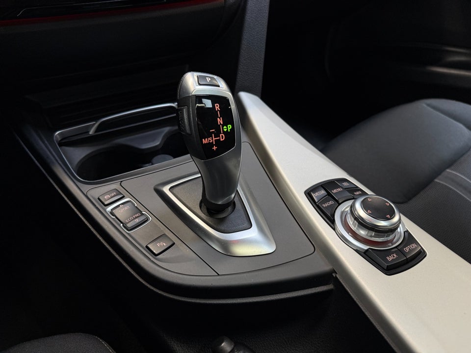 BMW 320d 2,0 Touring aut. 5d