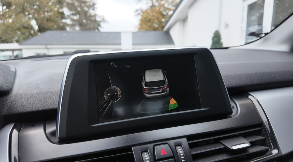 BMW 218i 1,5 Active Tourer Advantage 5d