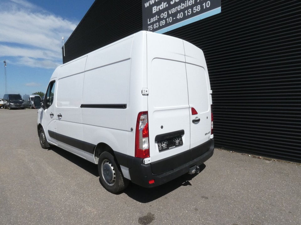Renault Master IV T33 2,3 dCi 150 L2H2 Kassevogn