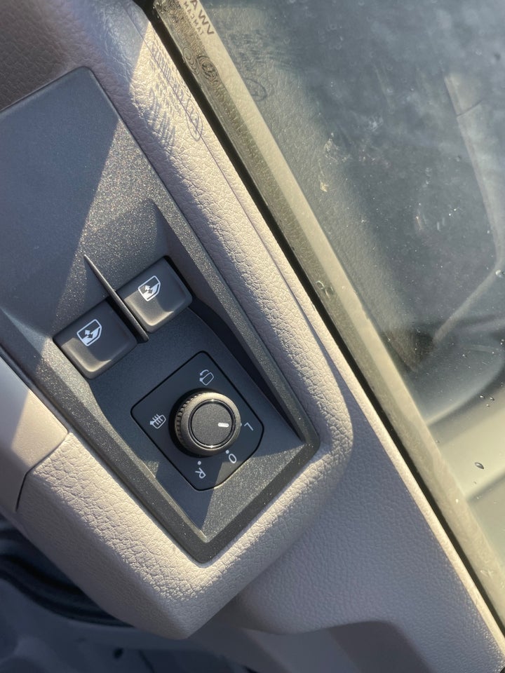 VW Crafter 35 2,0 TDi 177 Kassevogn L3H3 aut.