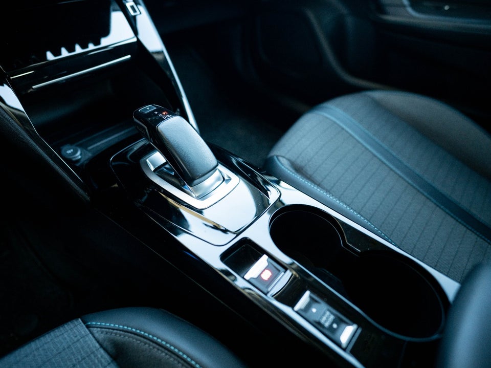 Peugeot e-2008 50 Allure 5d