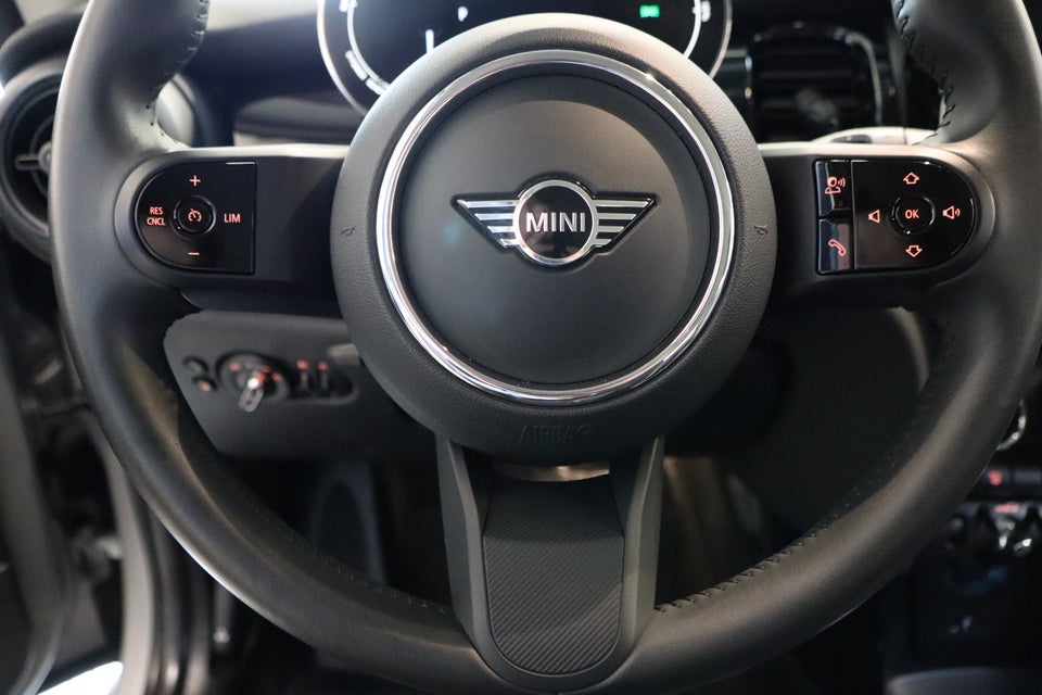 MINI Cooper SE Classic Trim 3d