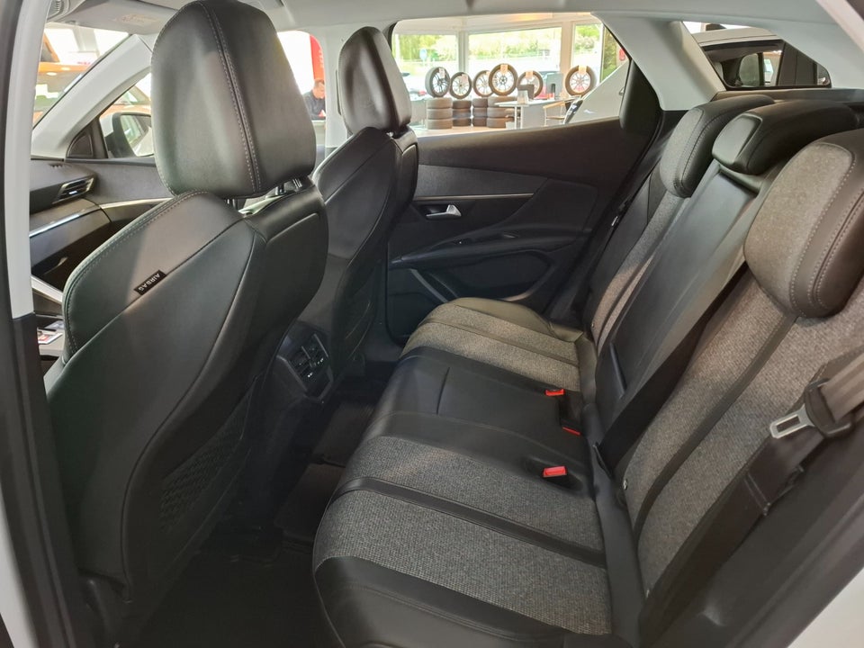 Peugeot 3008 1,6 Hybrid Allure Limited EAT8 5d