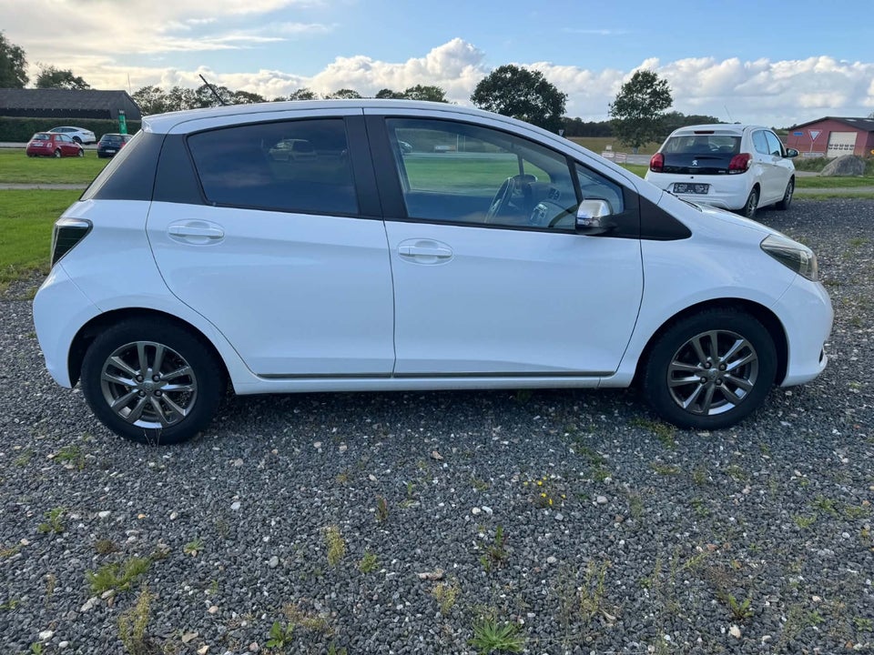 Toyota Yaris 1,0 VVT-i T2 5d