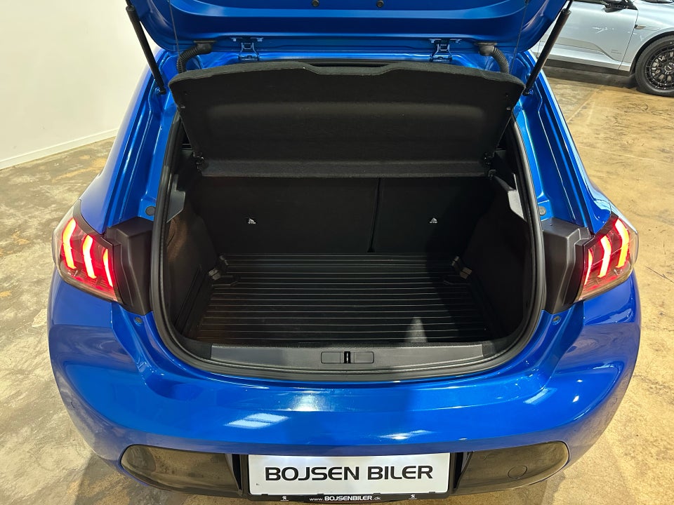 Peugeot e-208 50 GT 5d