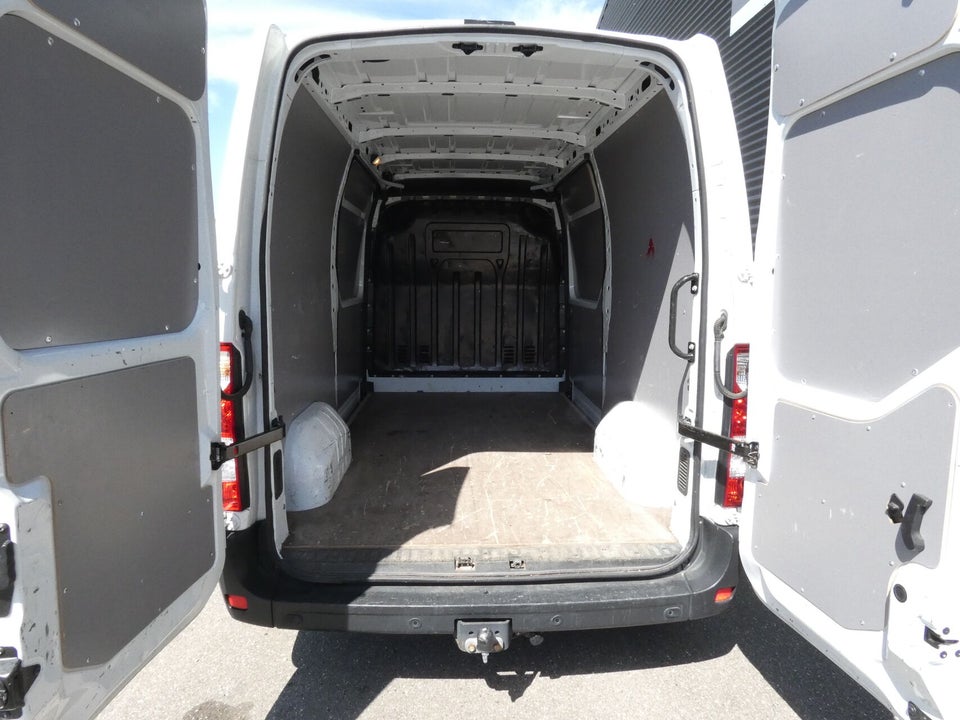 Renault Master IV T33 2,3 dCi 150 L2H2 Kassevogn