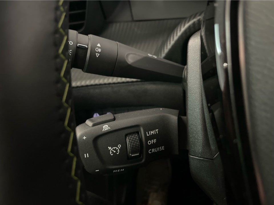 Peugeot e-208 50 GT 5d