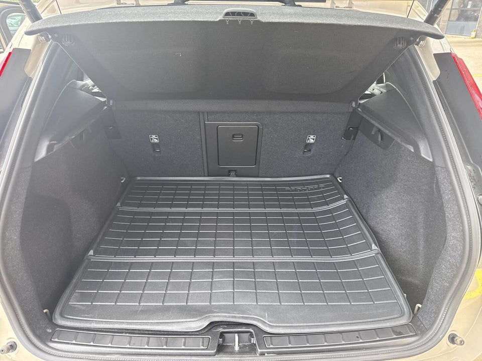 Volvo EX40 Extended Range Core 5d