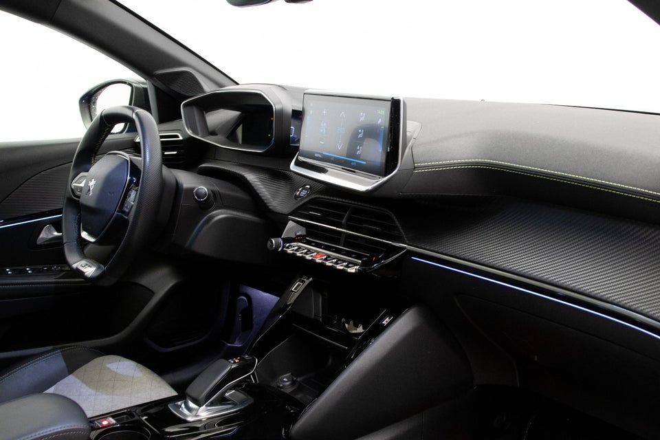 Peugeot e-208 50 GT Sky 5d