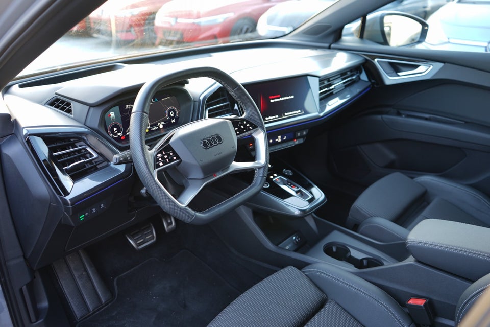 Audi Q4 e-tron 40 S-line 5d
