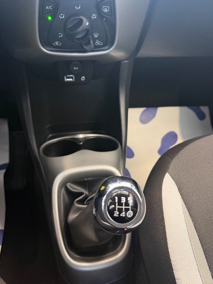 Toyota Aygo 1,0 VVT-i x-black 5d