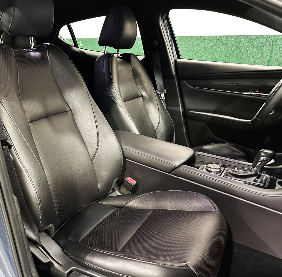 Mazda 3 2,0 SkyActiv-G 122 Cosmo aut. 5d