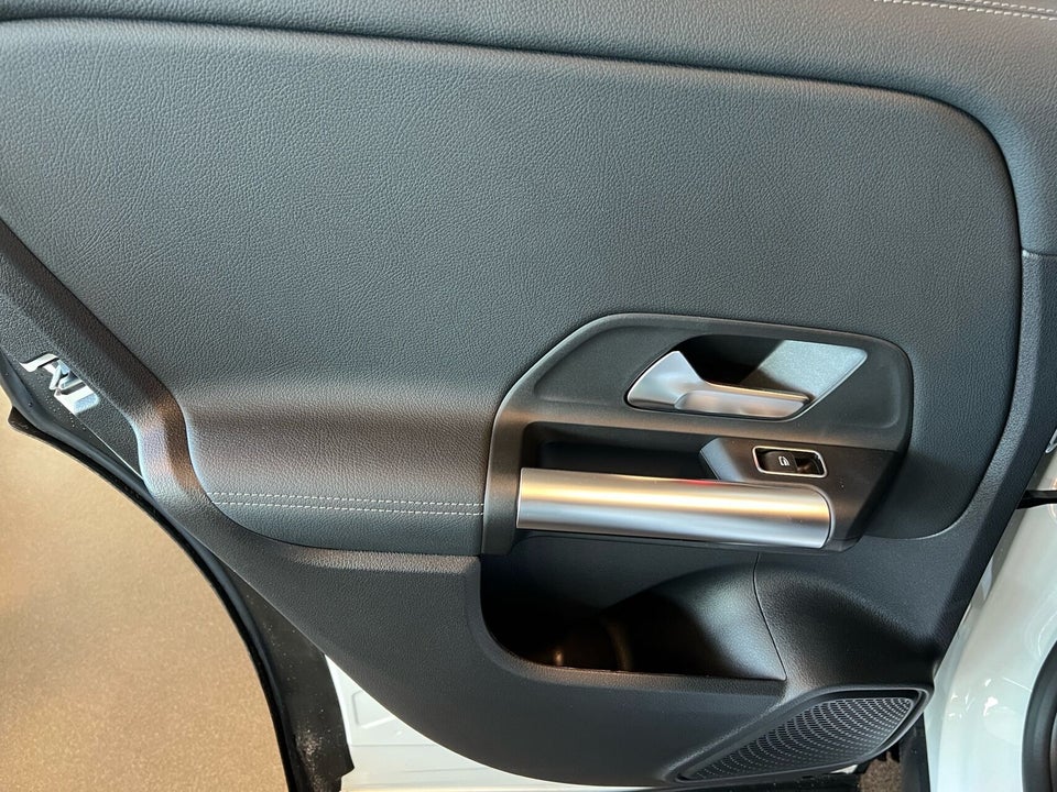 Mercedes EQA250+ Progressive Advance 5d