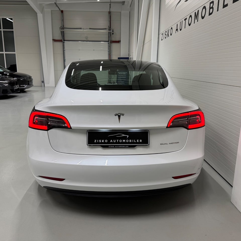 Tesla Model 3 Long Range AWD 4d