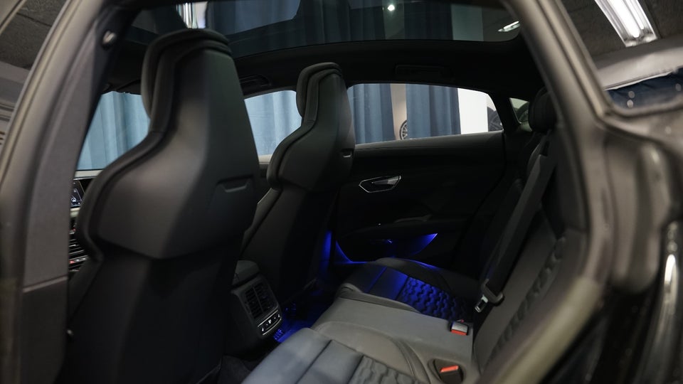 Audi e-tron GT quattro 4d