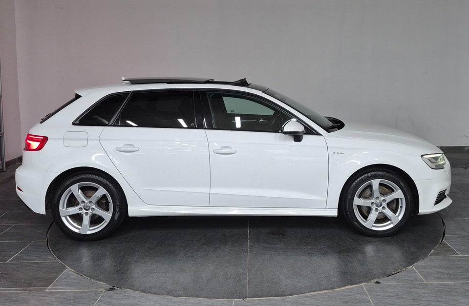 Audi A3 1,4 e-tron Sport Sportback S-tr. 5d