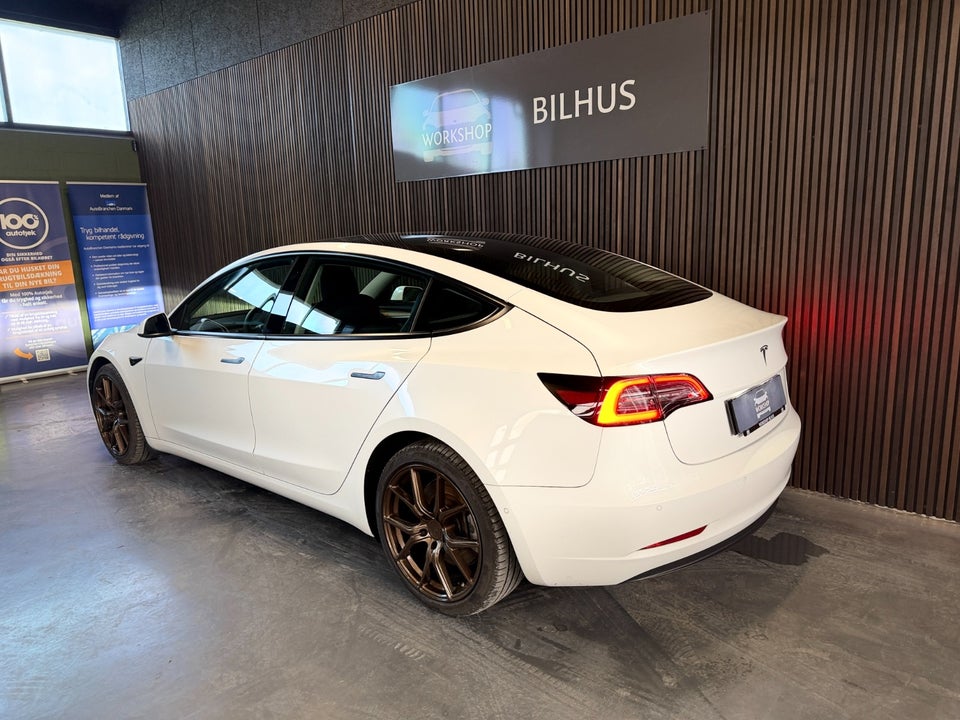 Tesla Model 3 Standard Range+ RWD 4d